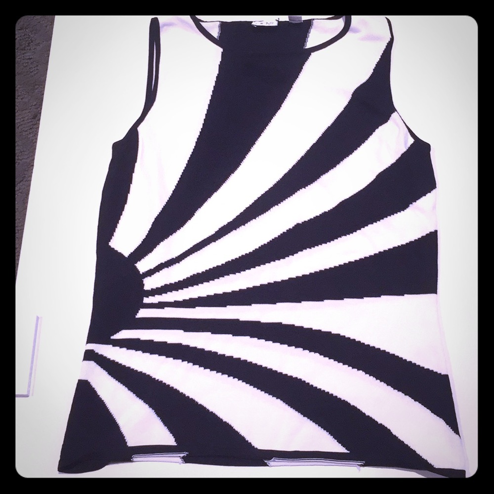 Black & White top 🖤